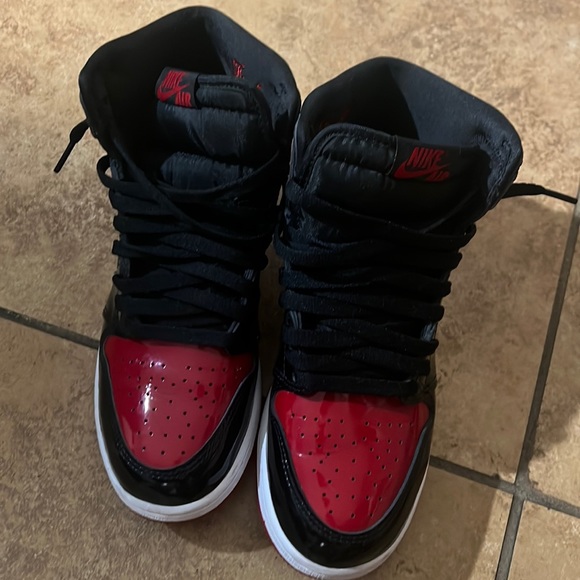 Jordan breds patent leather size 6 in boys great condition - Picture 1 of 4